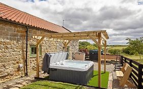 Host & Stay - Low Waupley Farm